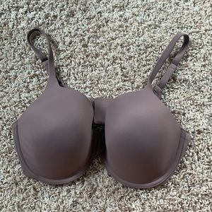 Skims fits everybody t-shirt bra 36DD